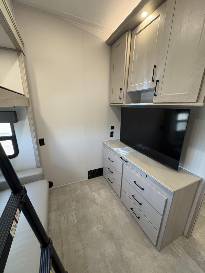 2025 Grand Design Solitude 388MBS - Image 14