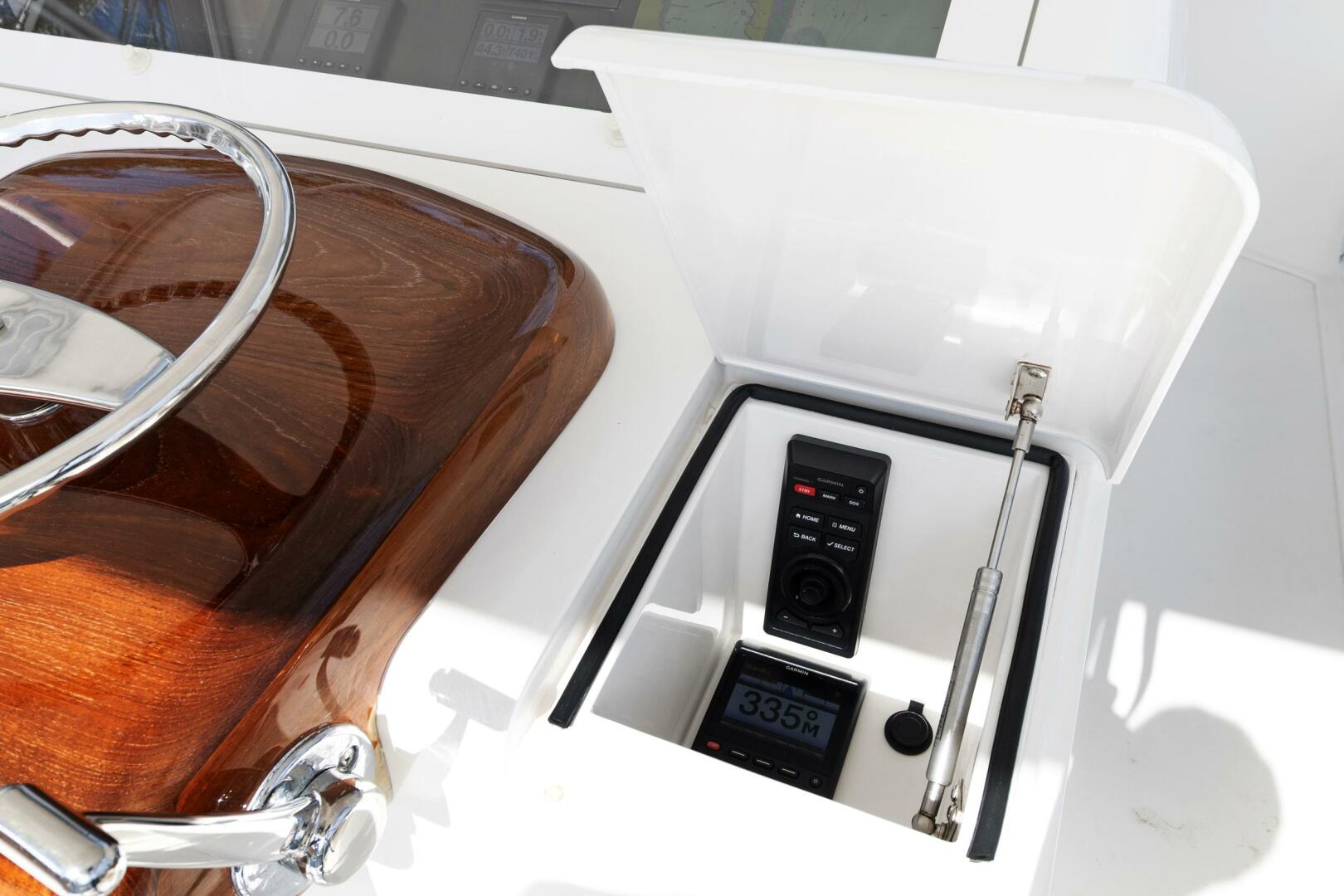 2015 Viking 46 Convertible - Image 30