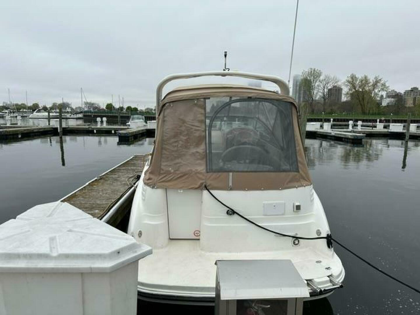 2006 Larson Cabrio 274 Base - Image 2
