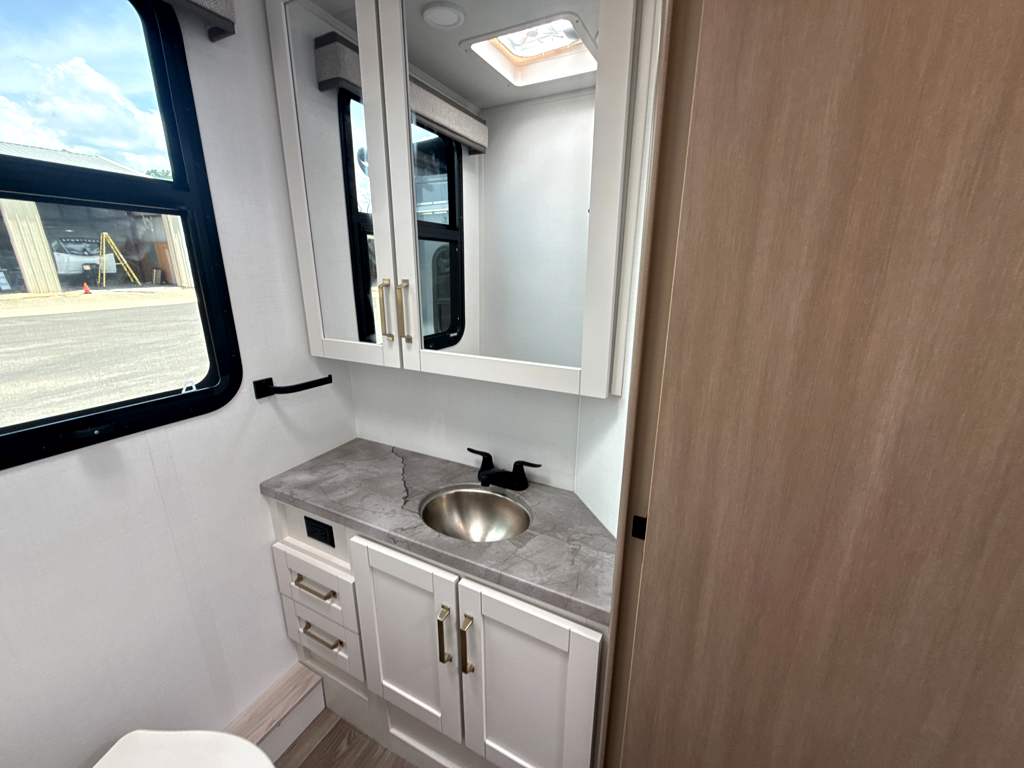 2027 JAYCO GREYHAWK 29MV - Image 22