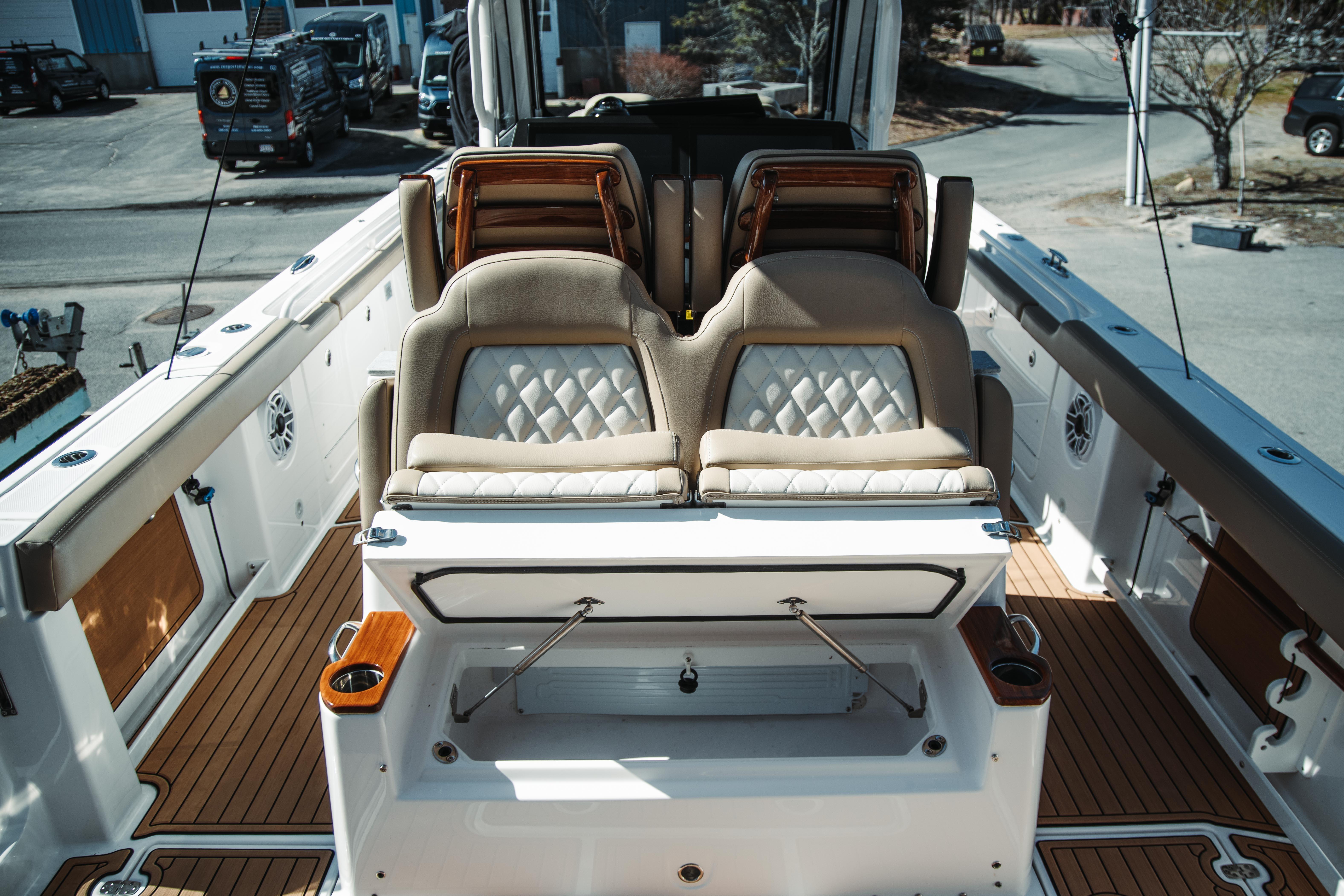 2024 Everglades 315 Center Console Standard - Image 49