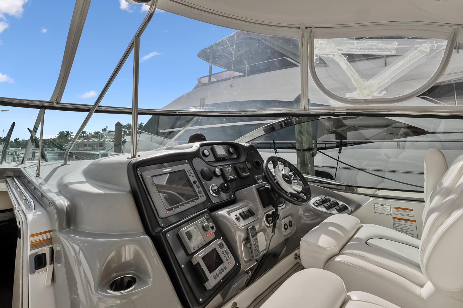 2007 Cruisers 520 Express - Image 13
