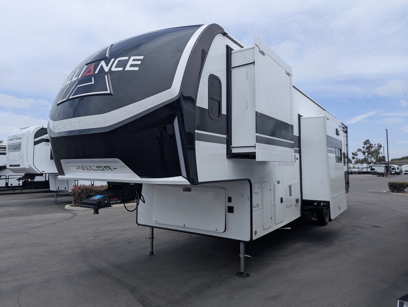 2026 Alliance RV Valor 35A14 - Image 3