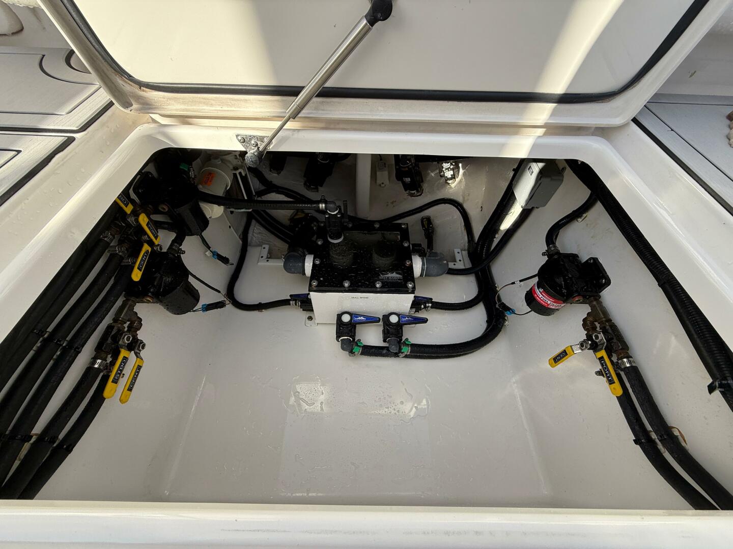 2023 Contender 39 Fisharound - Image 17