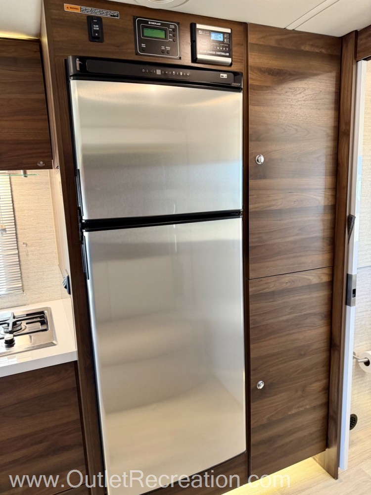 2020 Winnebago View 24D - Image 23