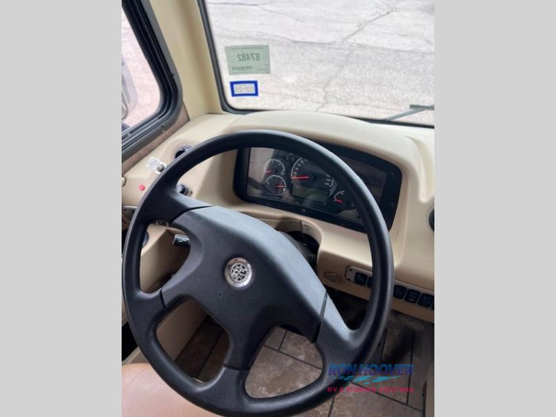2014 TIFFIN 32BR - Image 12