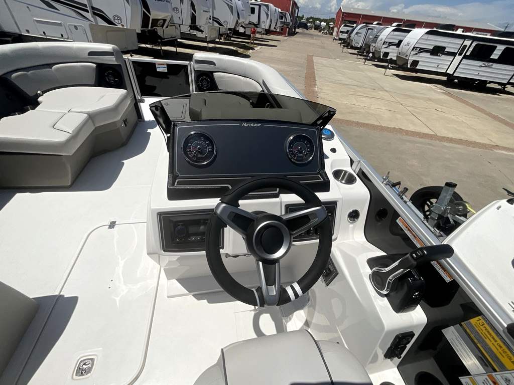 2027 HURRICANE 2027 FUNDECK 2260 REF - Image 21