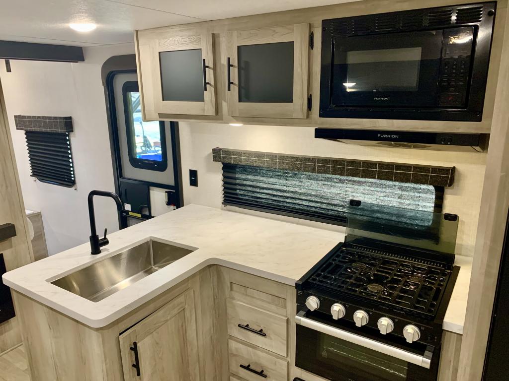 2024 KZ RV Sportsmen SE 261BHKSE - Image 15