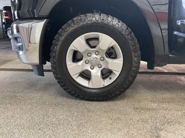 2025 Ram 1500 Big Horn 4x4 Crew Cab 5'7" Box - Image 18