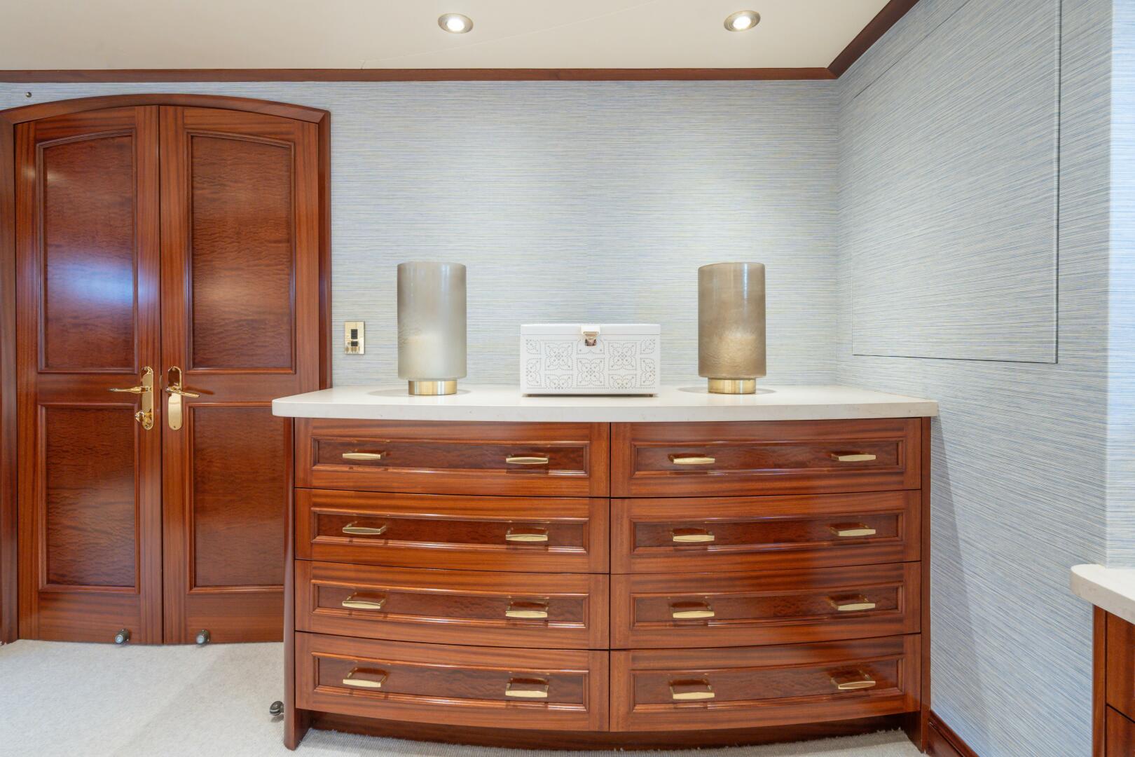 2004 Crescent Raised Pilothouse - Image 21