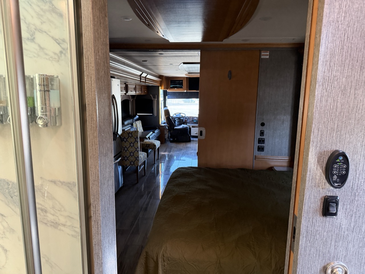 2015 Newmar Ventana 3636 - Image 25