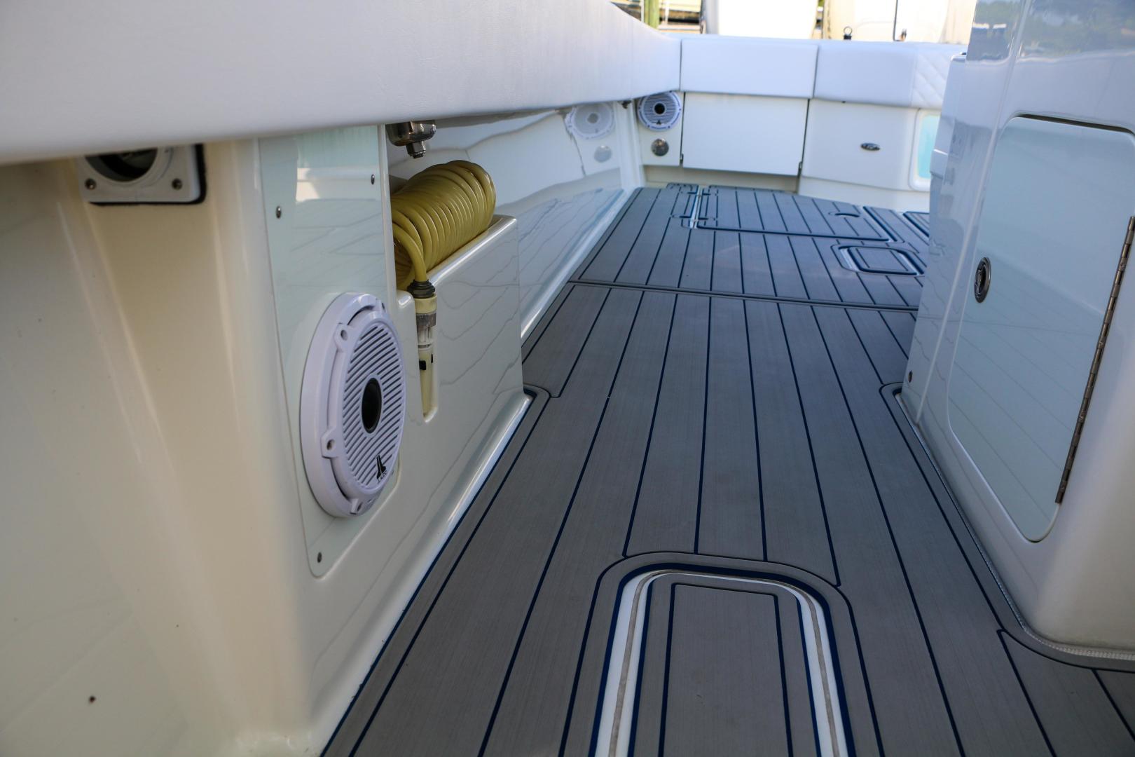 2016 SeaVee 390Z - Image 16