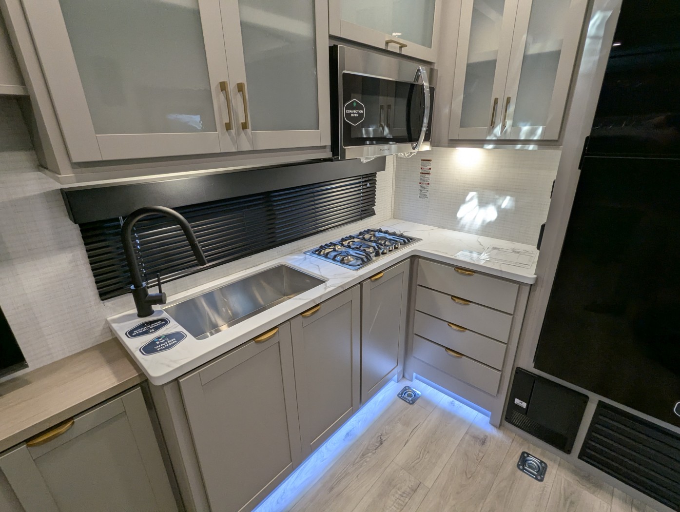 2027 FOREST RIVER STEALTH SFT2730 - Image 26