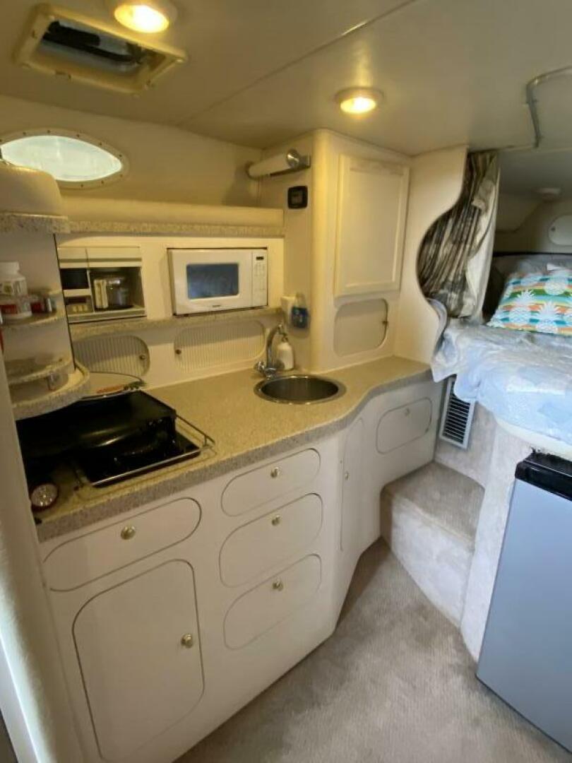 2000 Rinker - Image 18