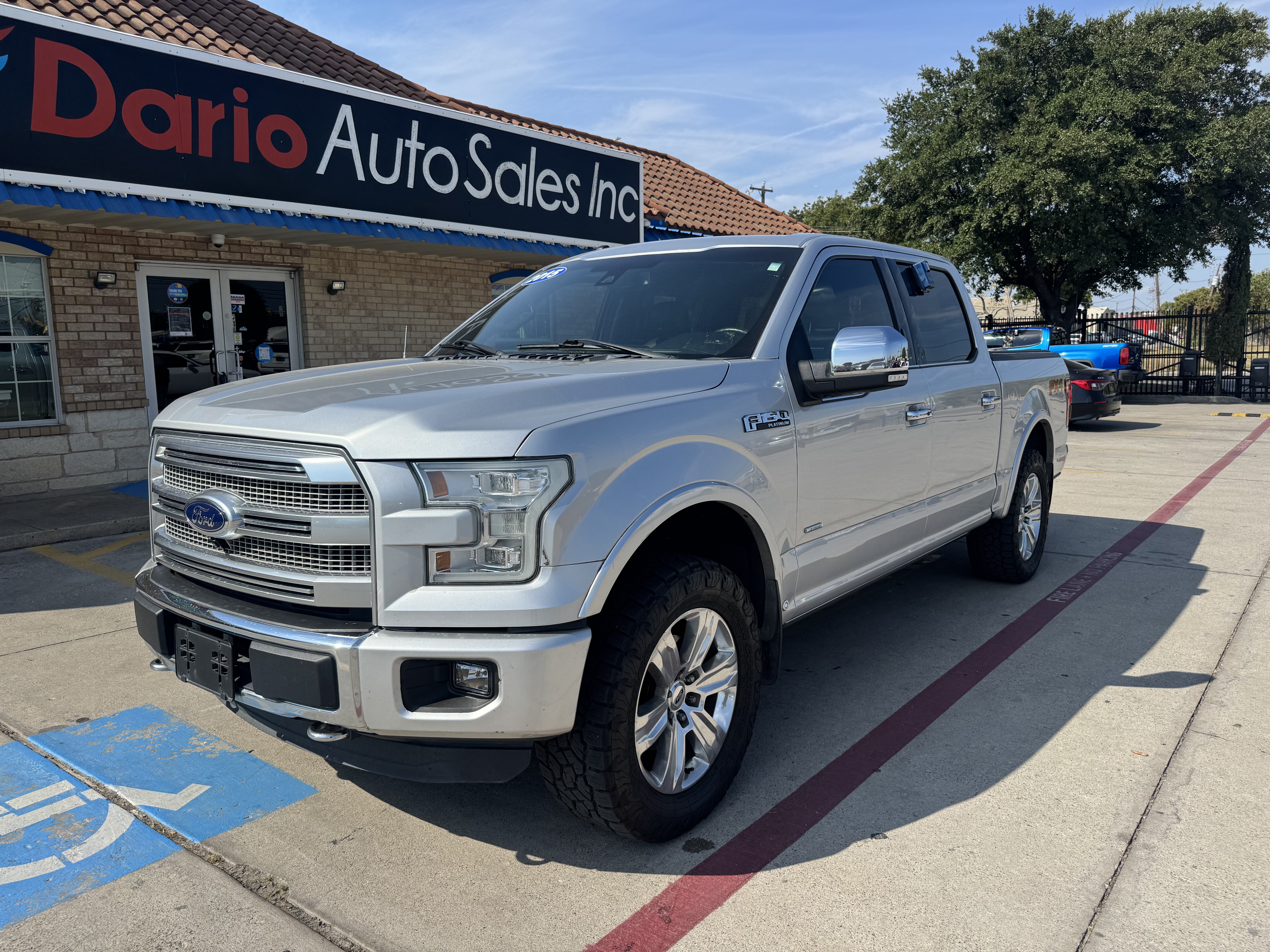 2015 Ford F150 Pickup Crew Cab Platinum 4WD - Image 1