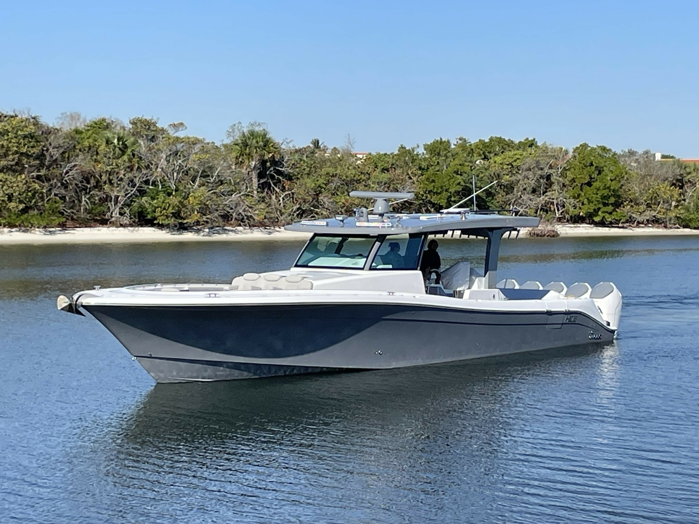 2025 HCB 56 Suenos - Image 1