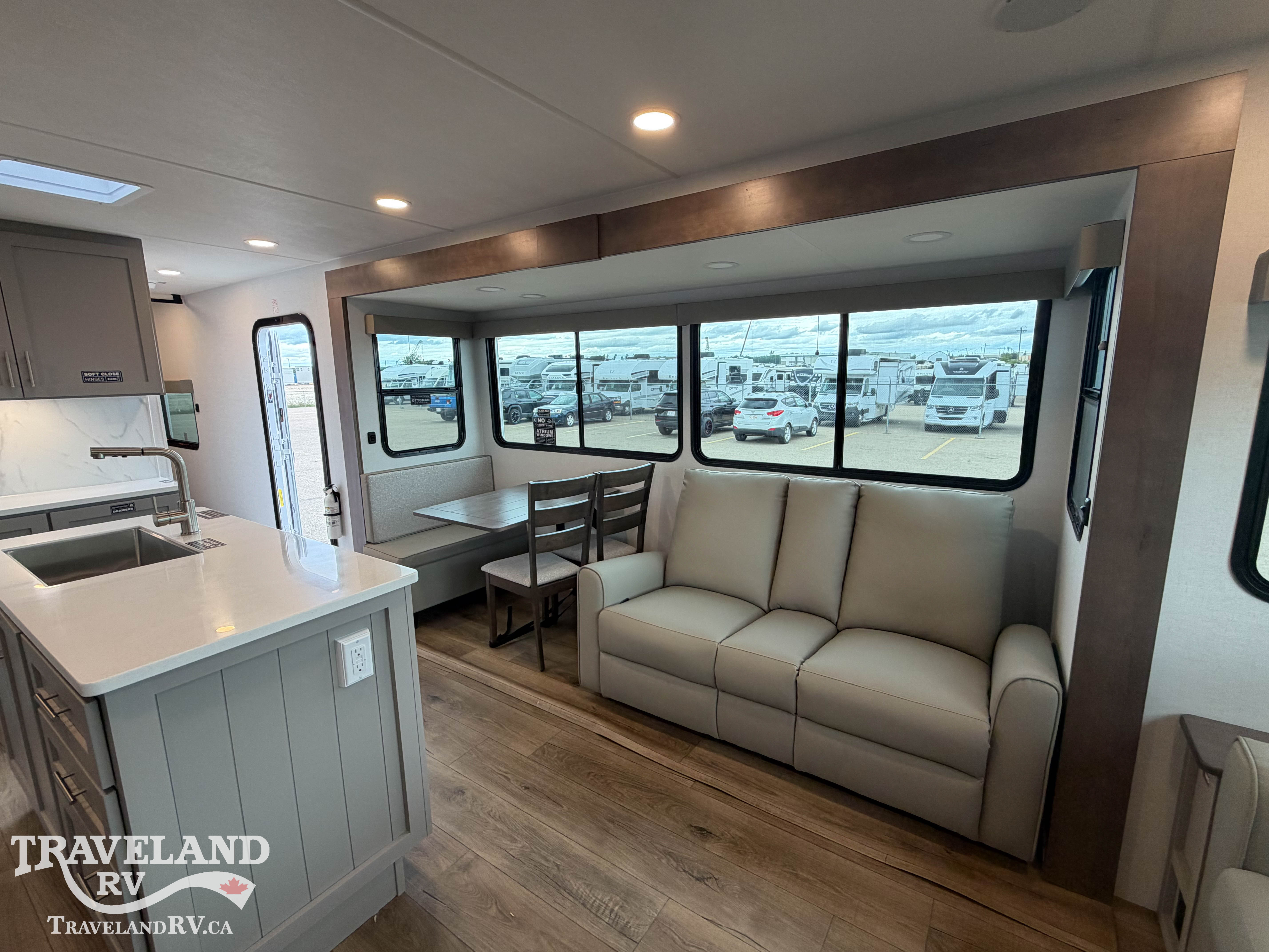 2026 Alliance RV Avenue 298RL - Image 10