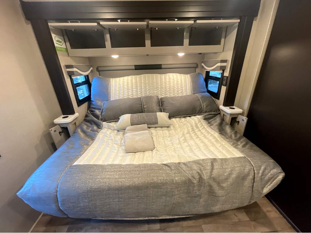 2026 THOR MOTOR COACH PASADENA 38FX - Image 34