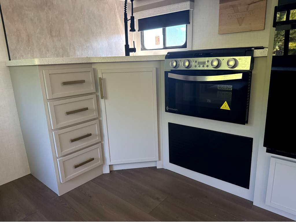 2027 VENTURE RV STRATUS 261VRB - Image 22