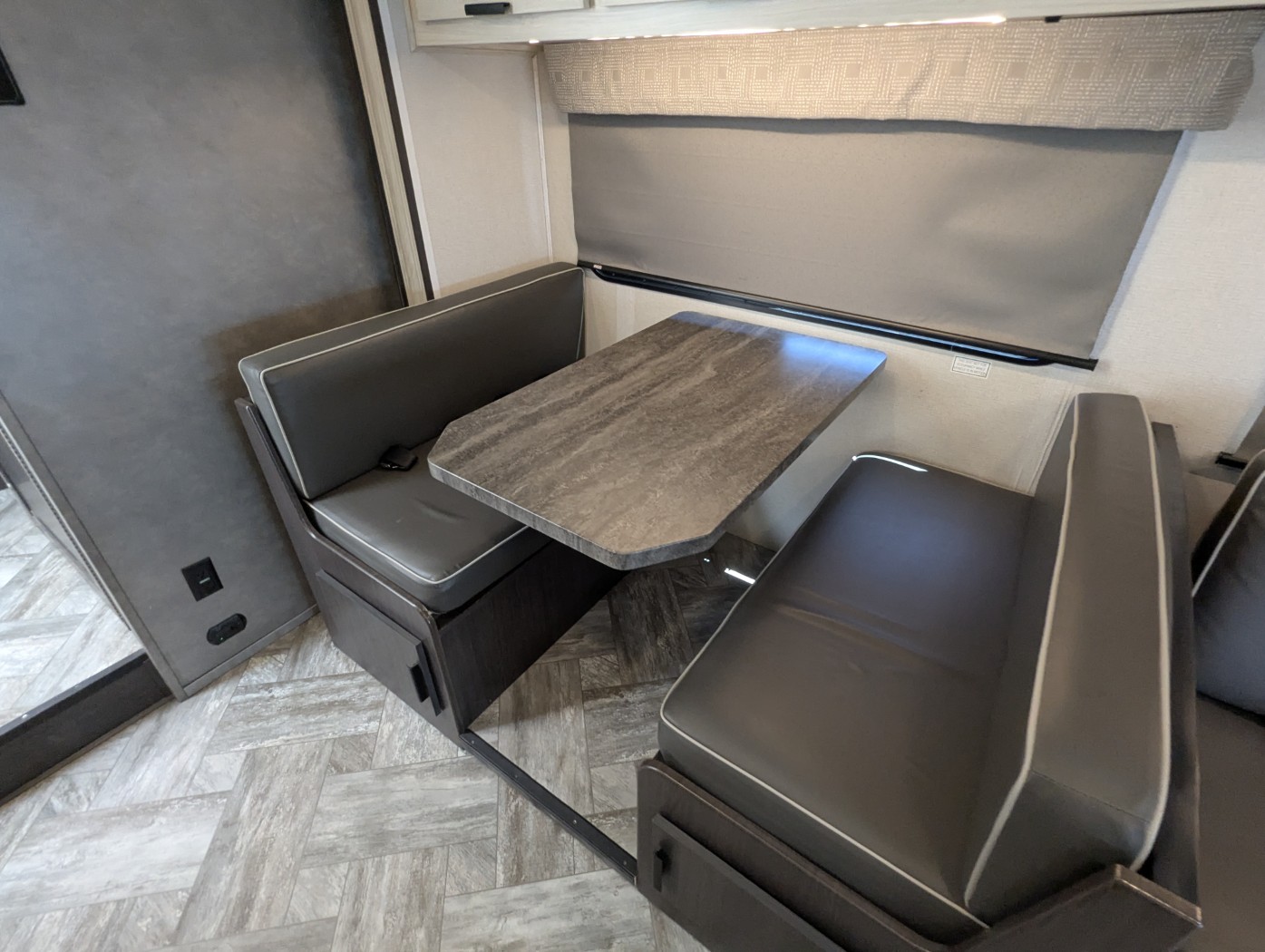 2023 Forest River Sunseeker 2850S LE - Image 18