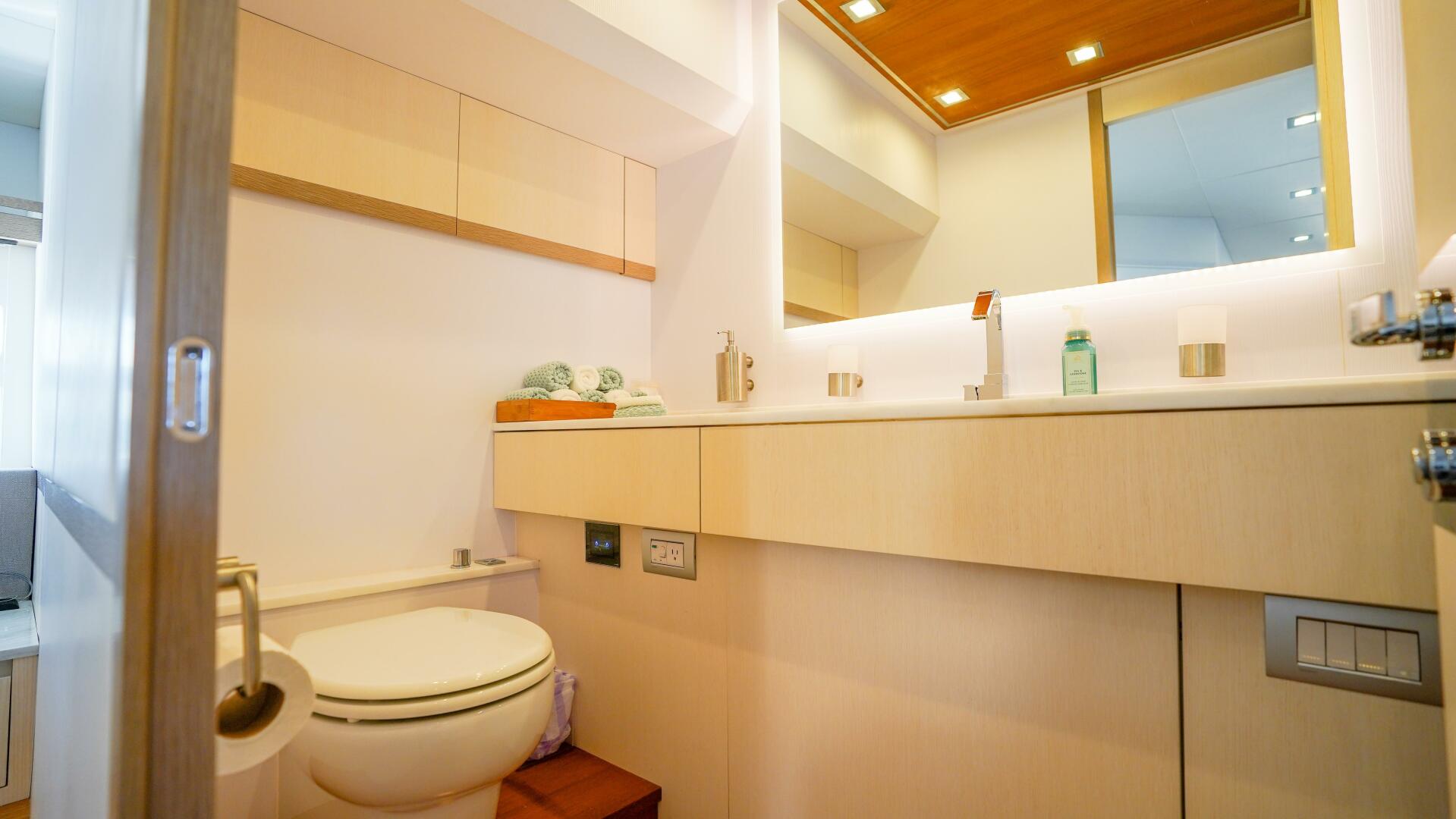 2019 Rio Yachts Colorado 56 - Image 28