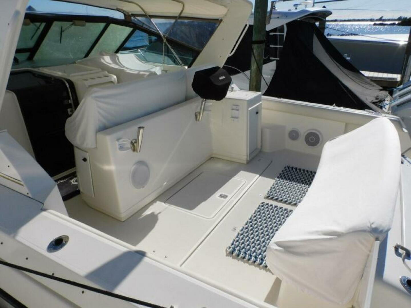 1995 Tiara Yachts 3500 Express - Image 4