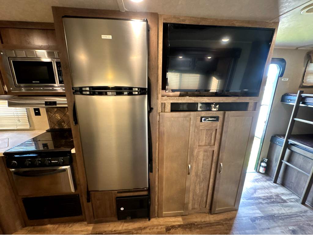 2017 PALOMINO PUMA 28FQDB - Image 16