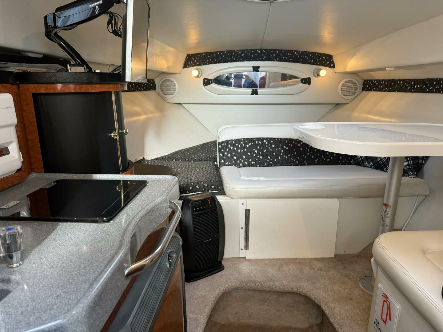 2002 Wellcraft Martinique 2600 - Image 16