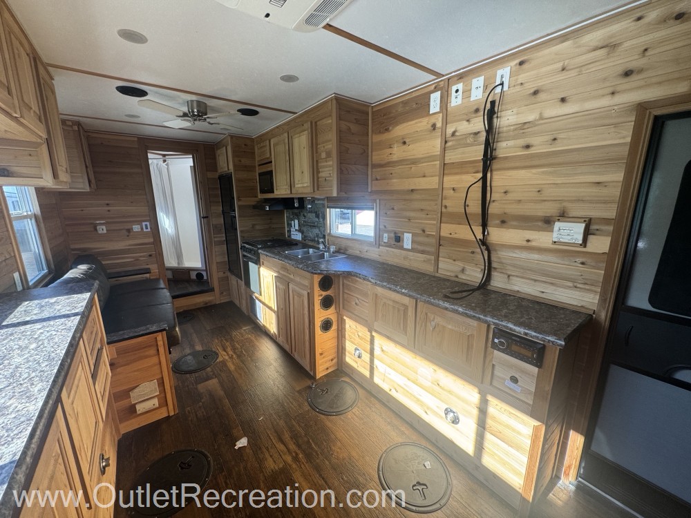 2020 ICE CASTLE RV EXTREME 8X22 - Image 8