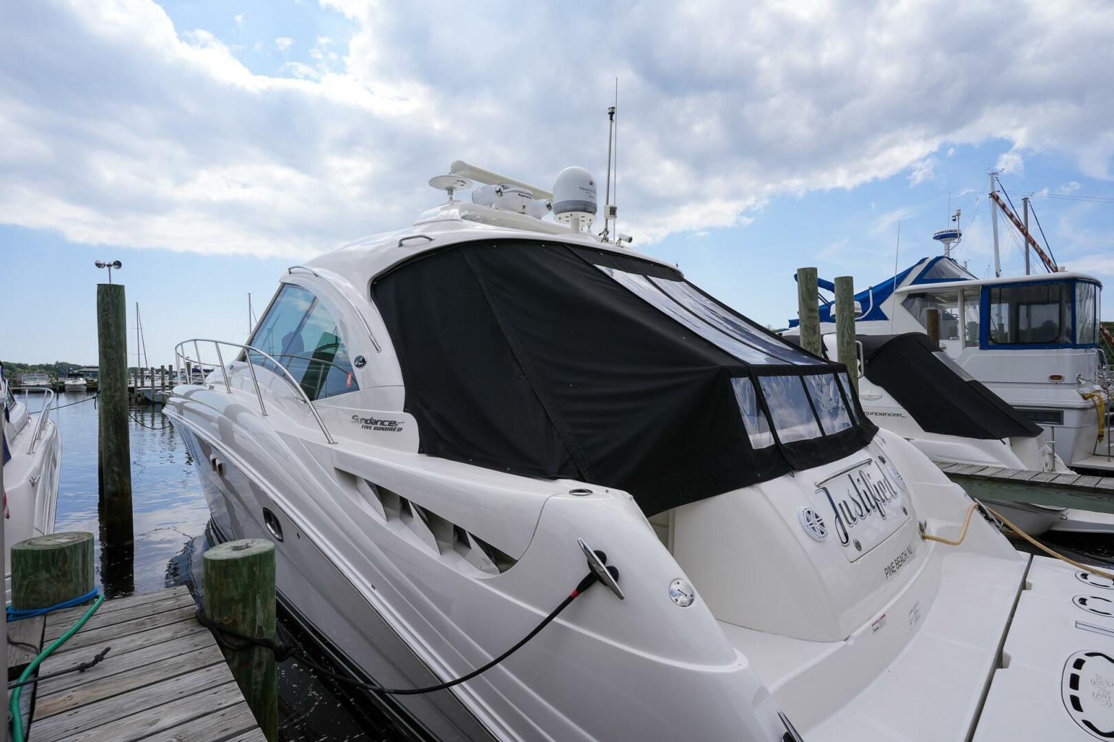 2010 Sea Ray 500 Sundancer - Image 3