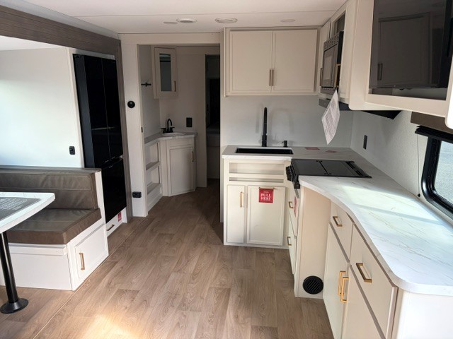 2027 Grand Design Transcend 265BHT - Image 8