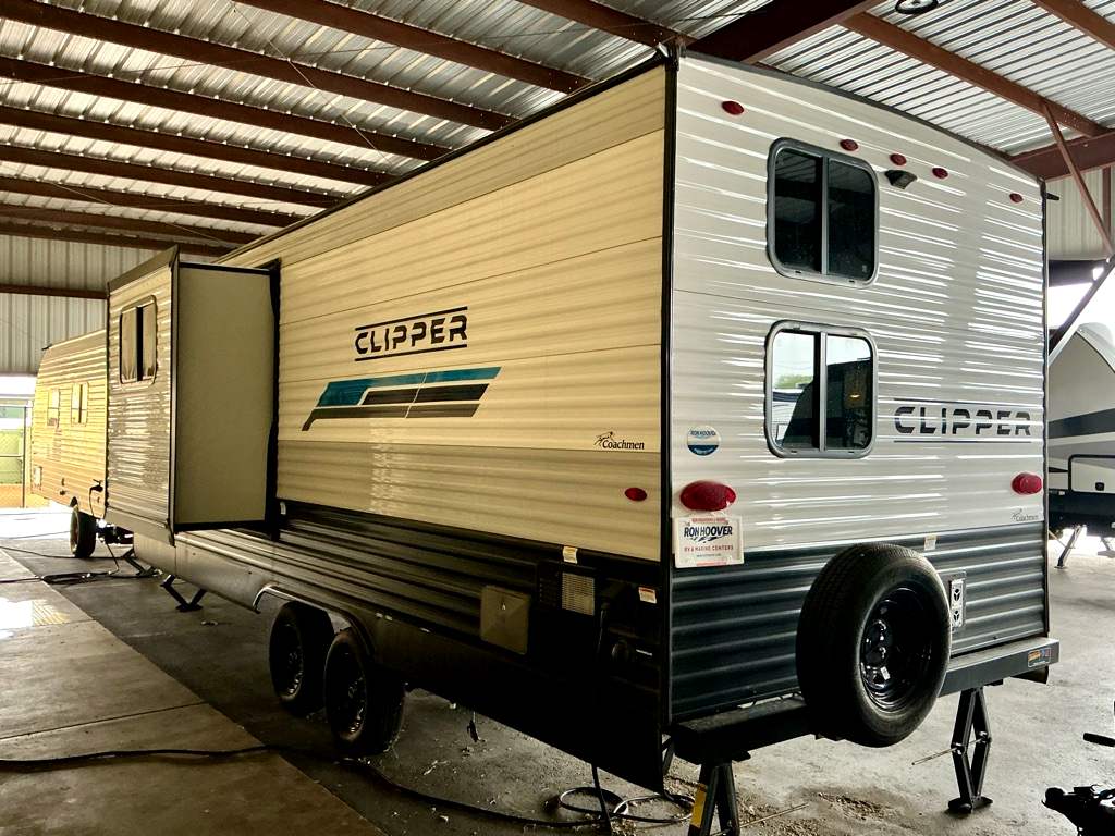 2024 COACHMEN 252DBUS - Image 3