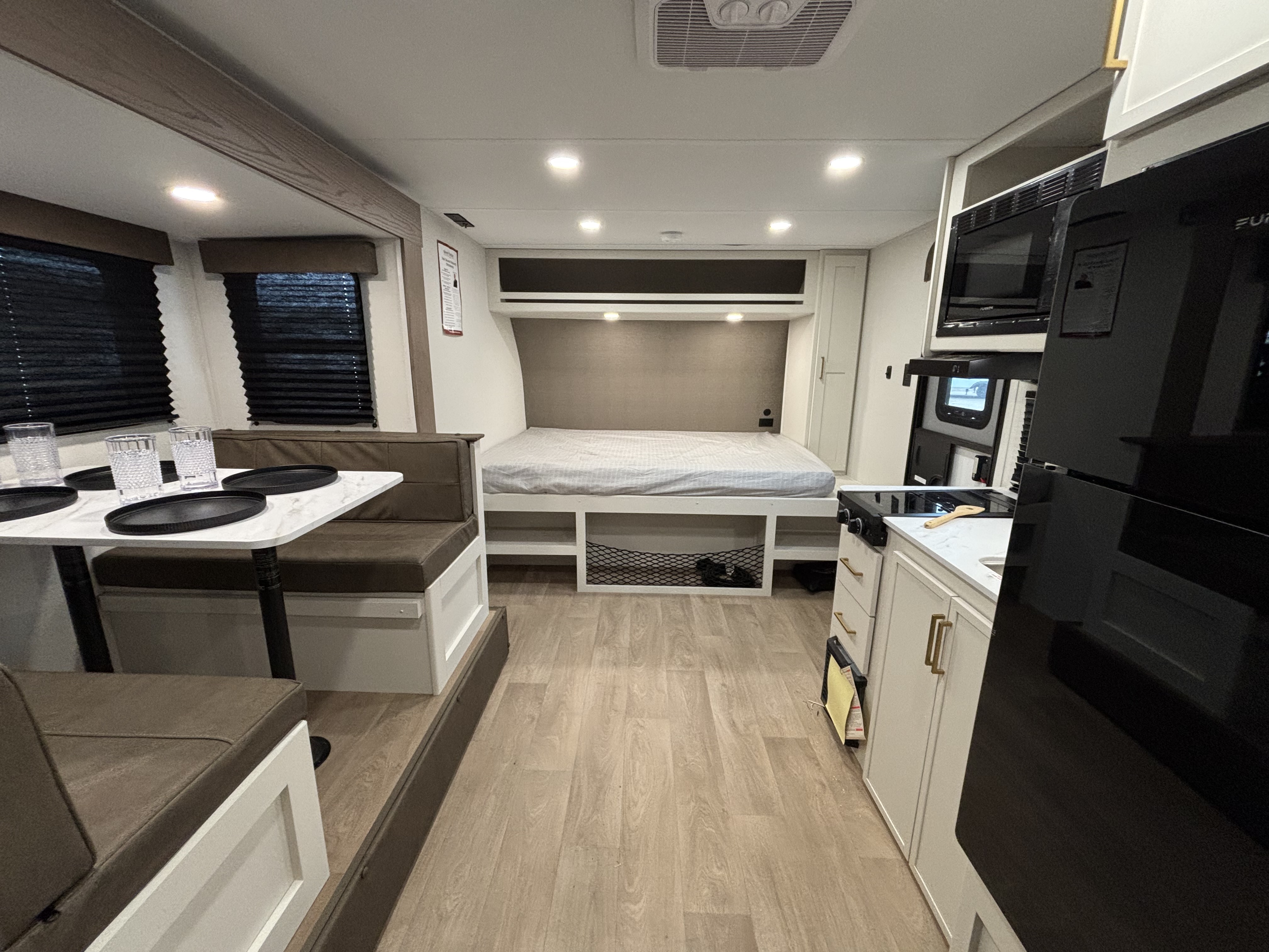 2026 Grand Design Transcend ONE 161DB - Image 12