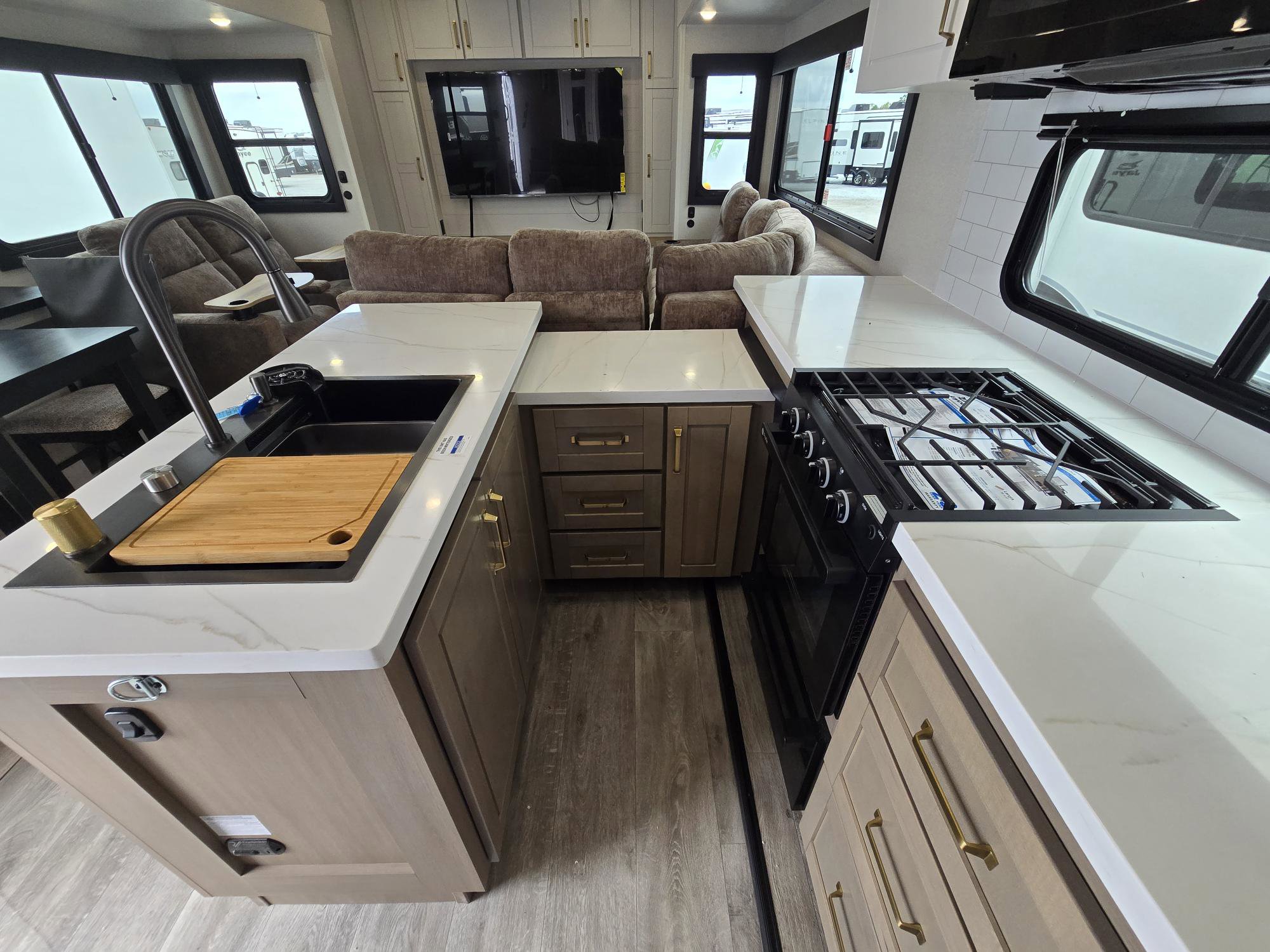 2026 JAYCO EAGLE 335LSTS - Image 14
