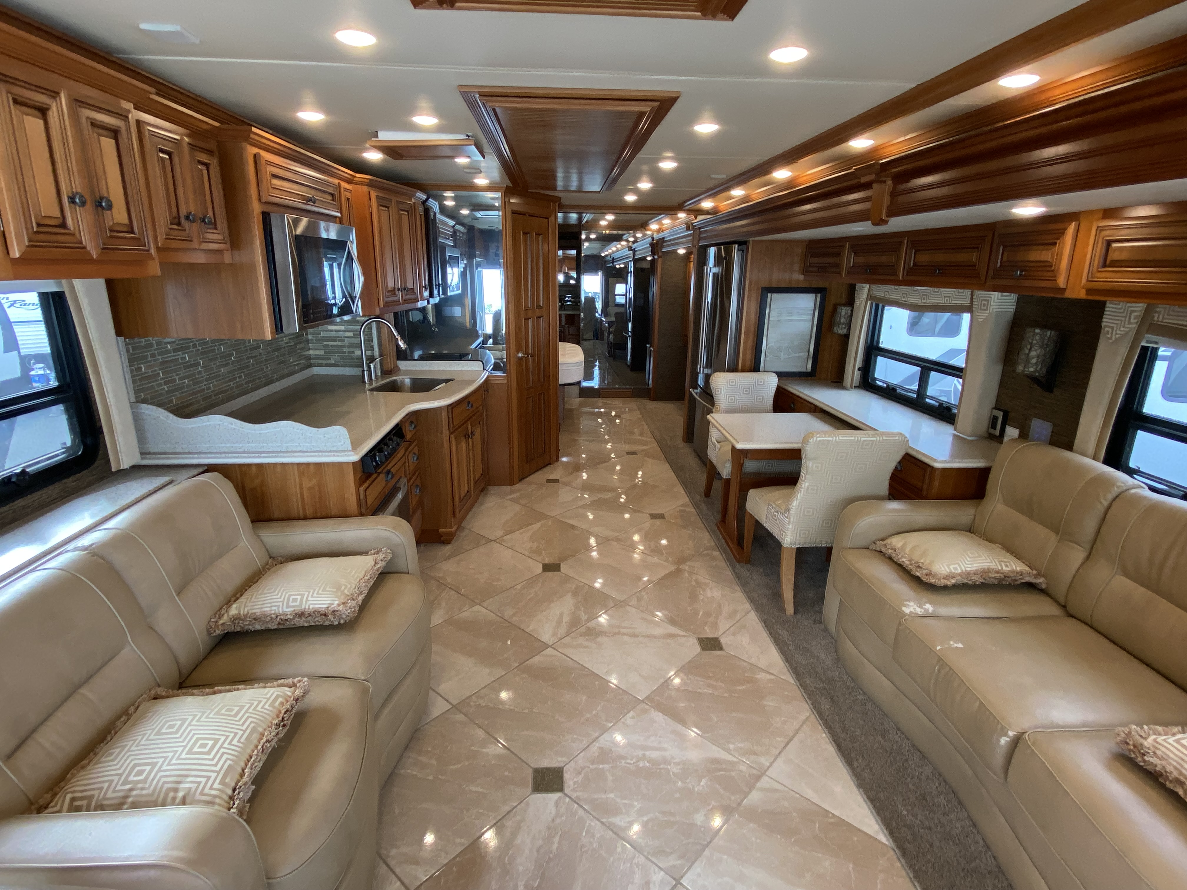 2015 NEWMAR DUTCHSTAR 3736 - Image 3