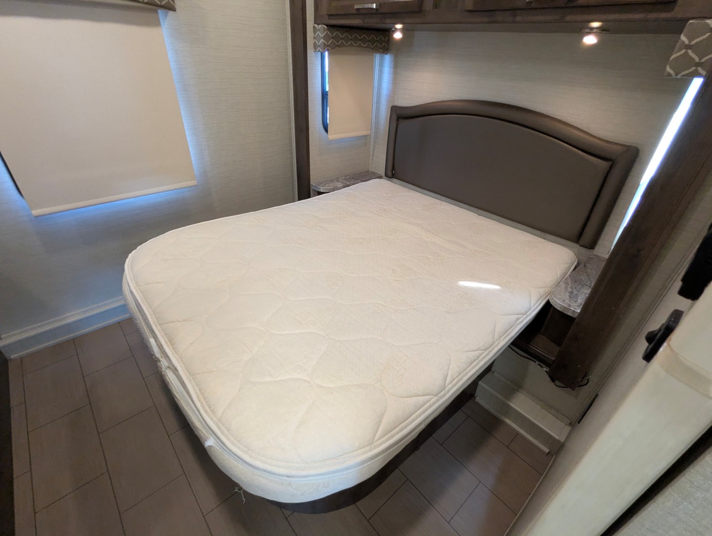 2018 Jayco Greyhawk 29MV - Image 24