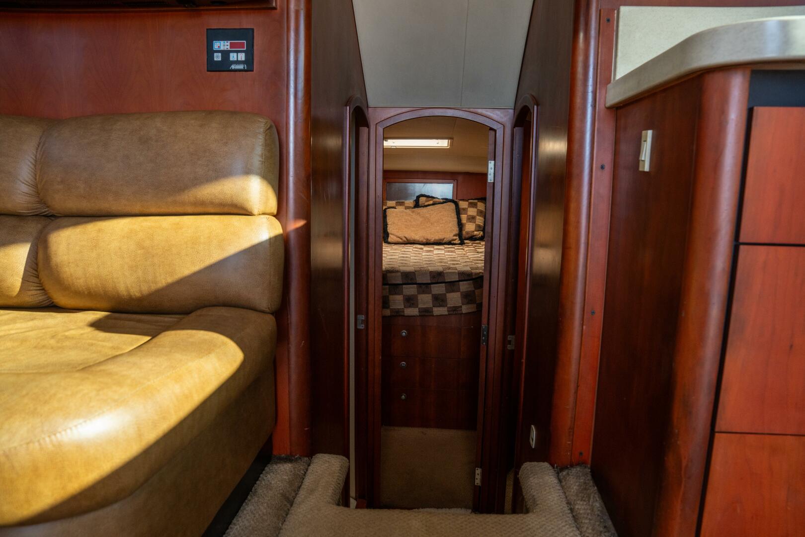 2004 Luhrs Convertible - Image 30