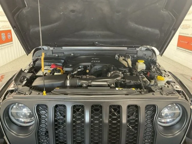 2021 Jeep Gladiator Crew Cab Mojave 4WD - Image 11
