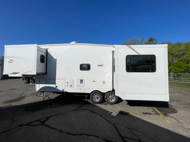 2011 NU-WA HITCHHIKER LS 29.5 FKLS - Image 2