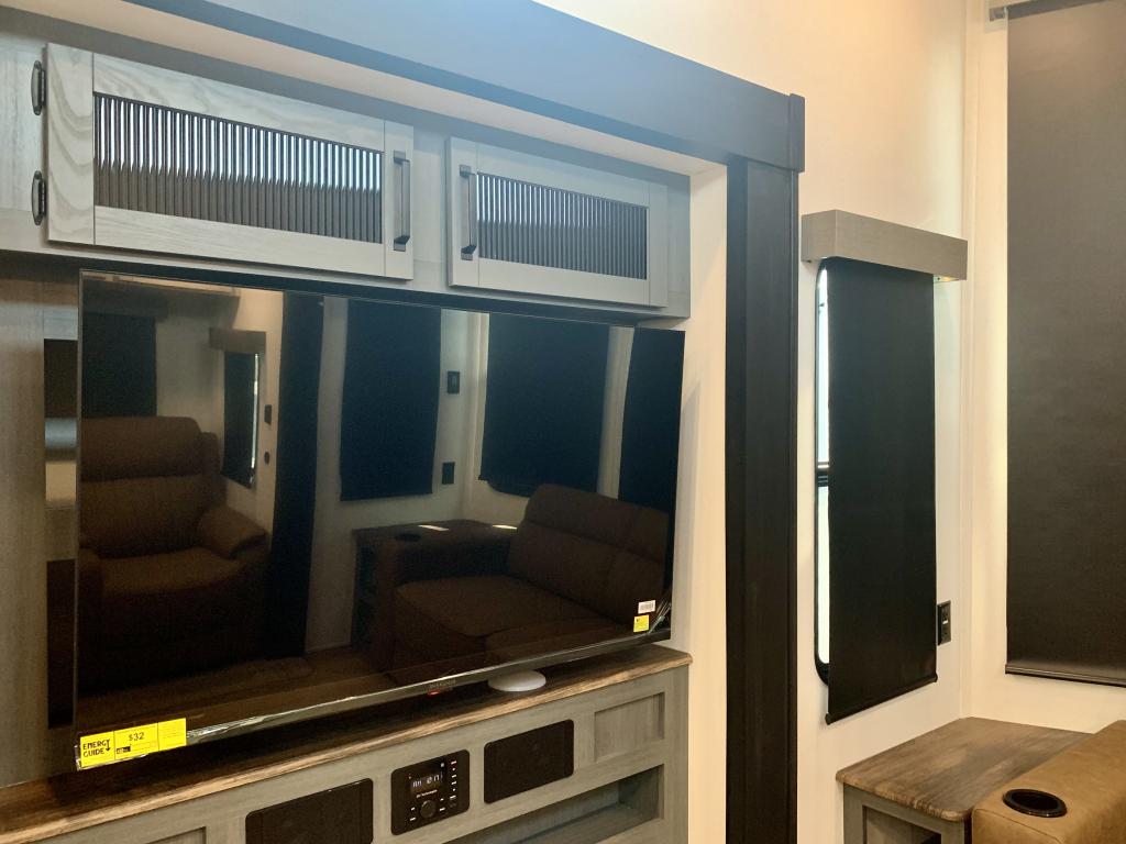 2026 Palomino Puma 402LFT - Image 24