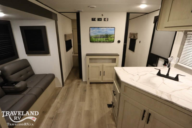 2025 Coachmen Northern Spirit DLX 5320BEDS - Image 12