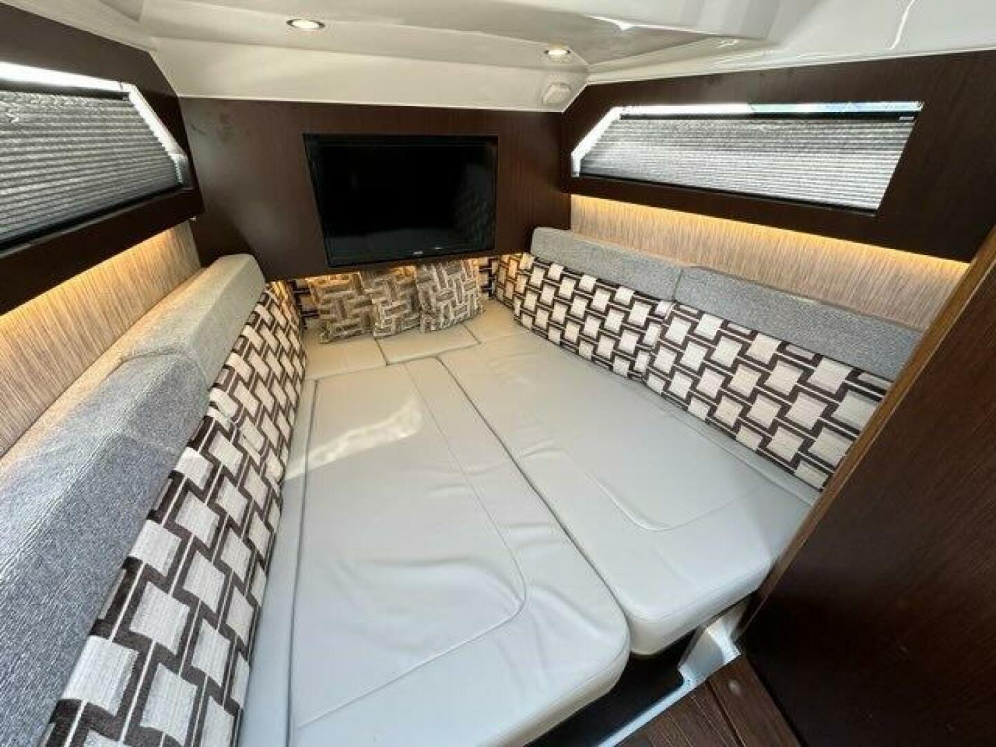 2021 PURSUIT S 428 Sport Base - Image 42