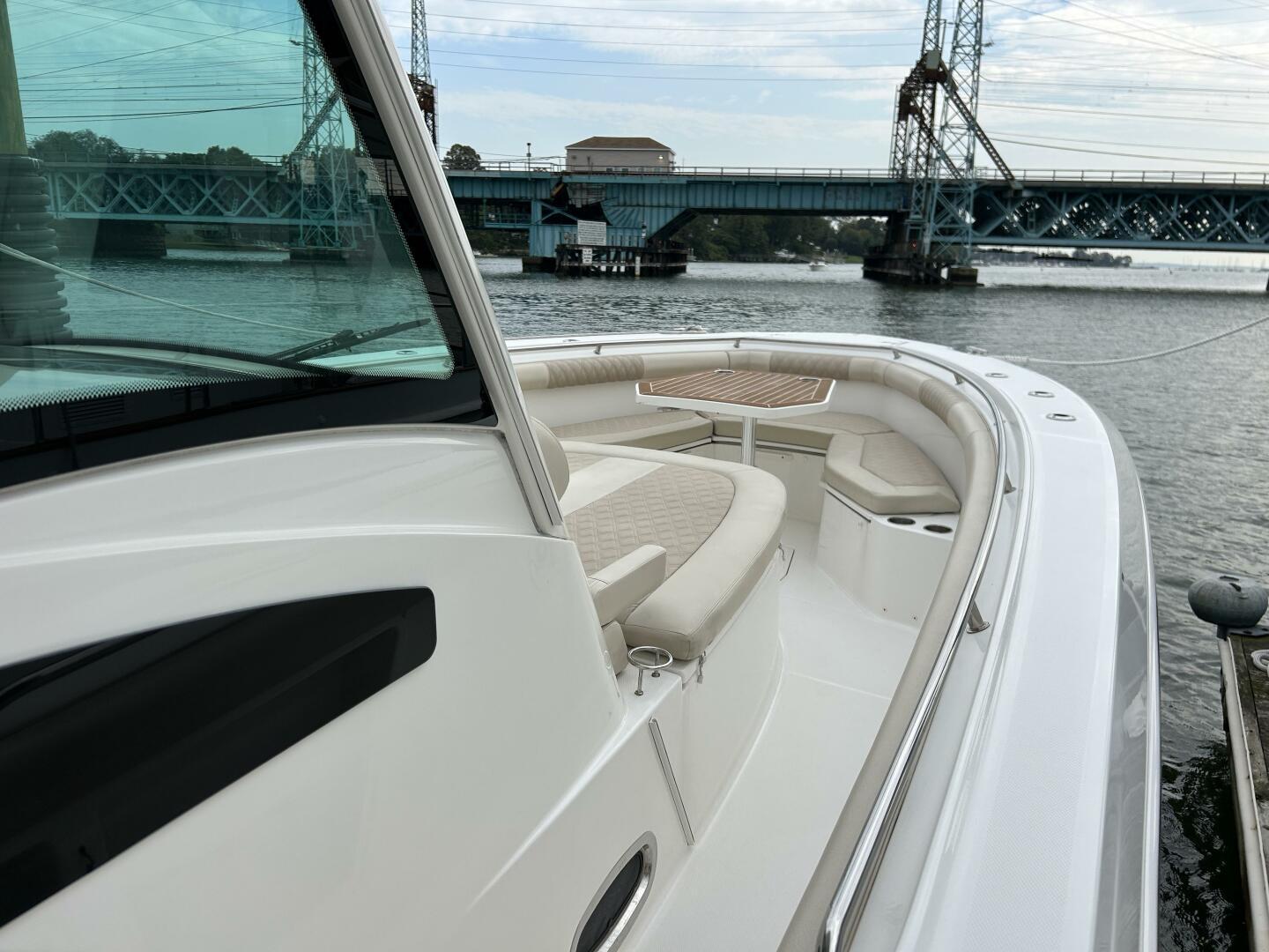 2017 Boston Whaler 370 Outrage - Image 14