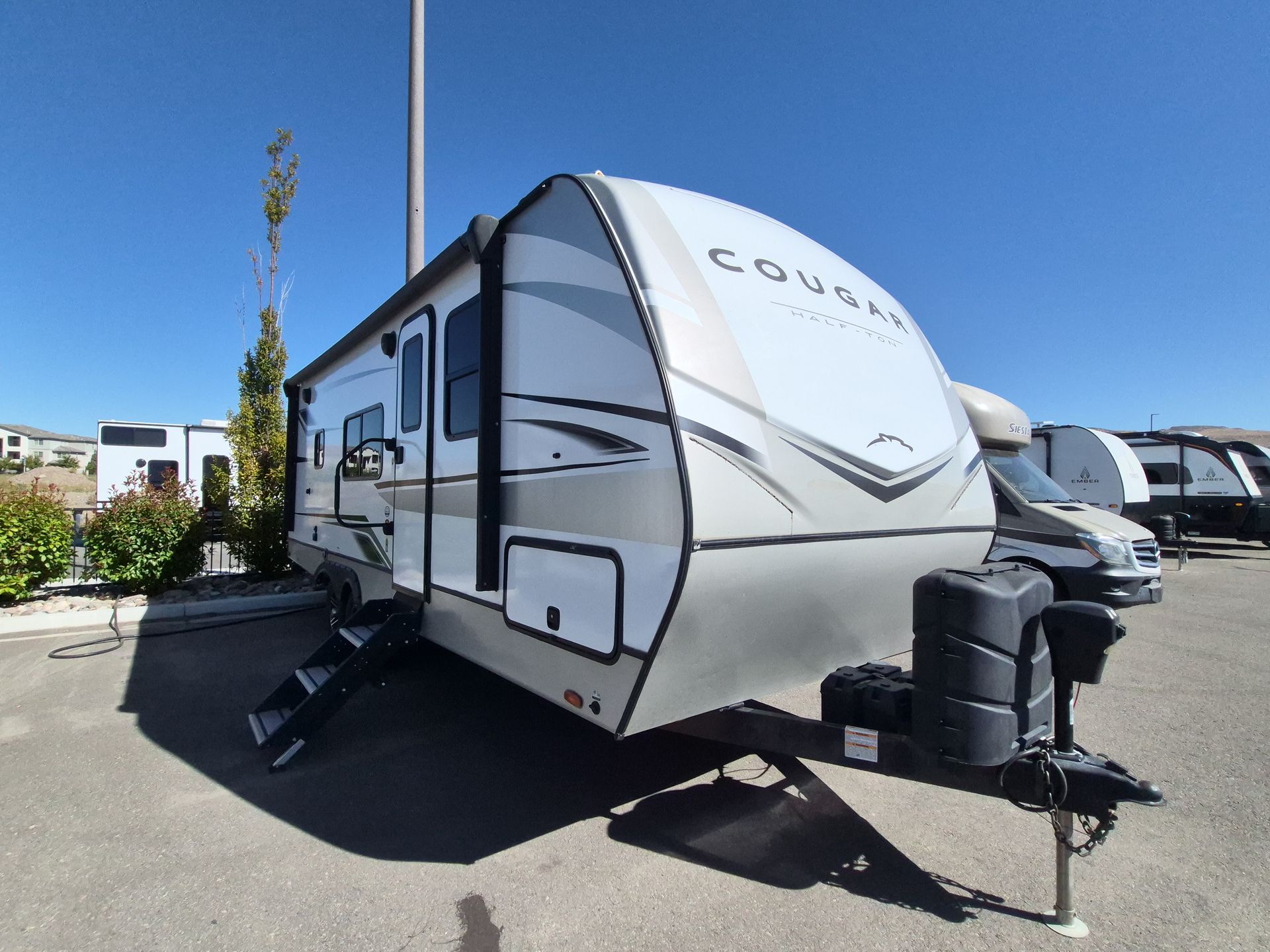 2023 Keystone Cougar Half-Ton 22MLSWE - Image 2