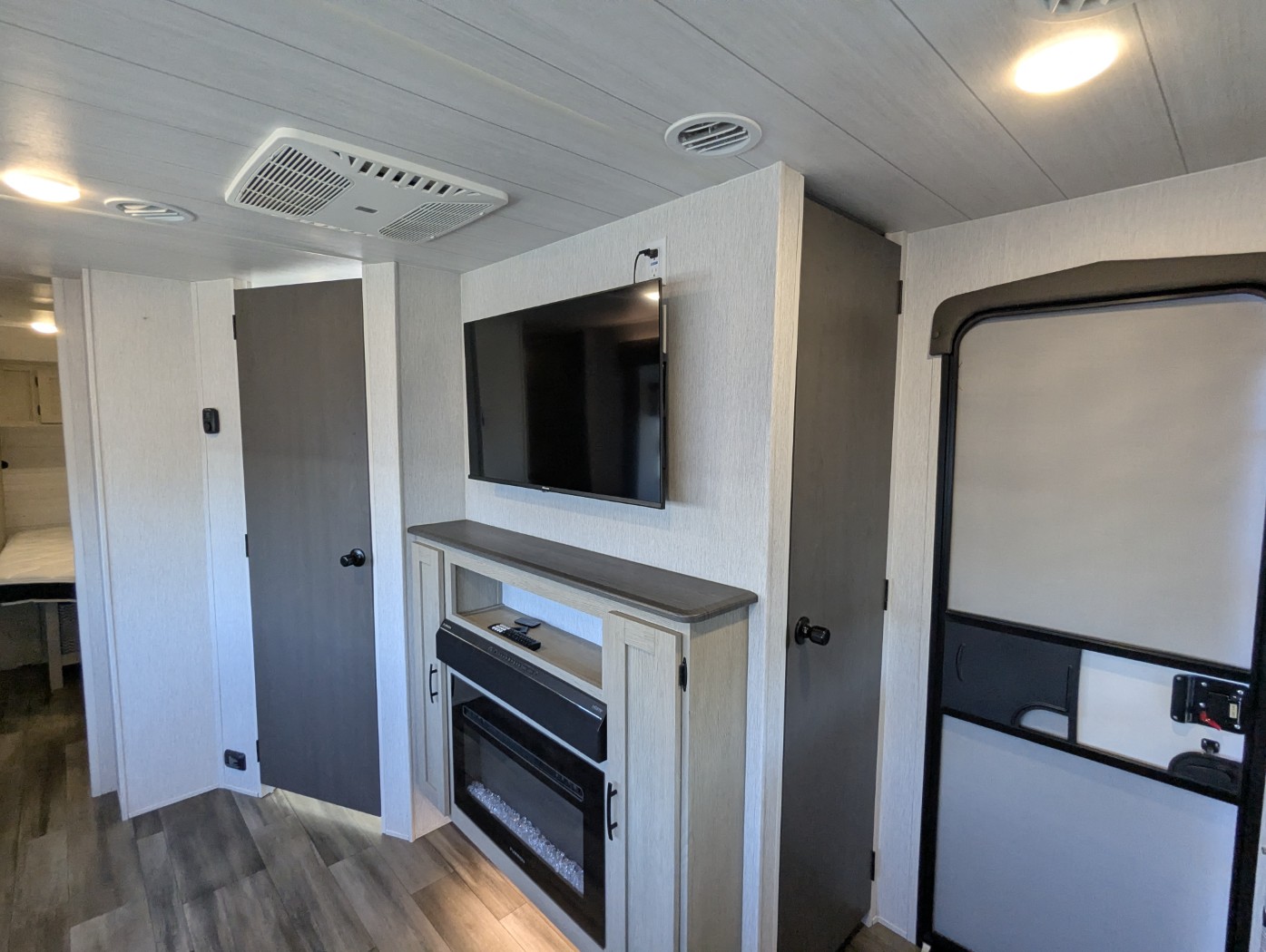 2024 Forest River EVO Southwest T2500 - Image 16