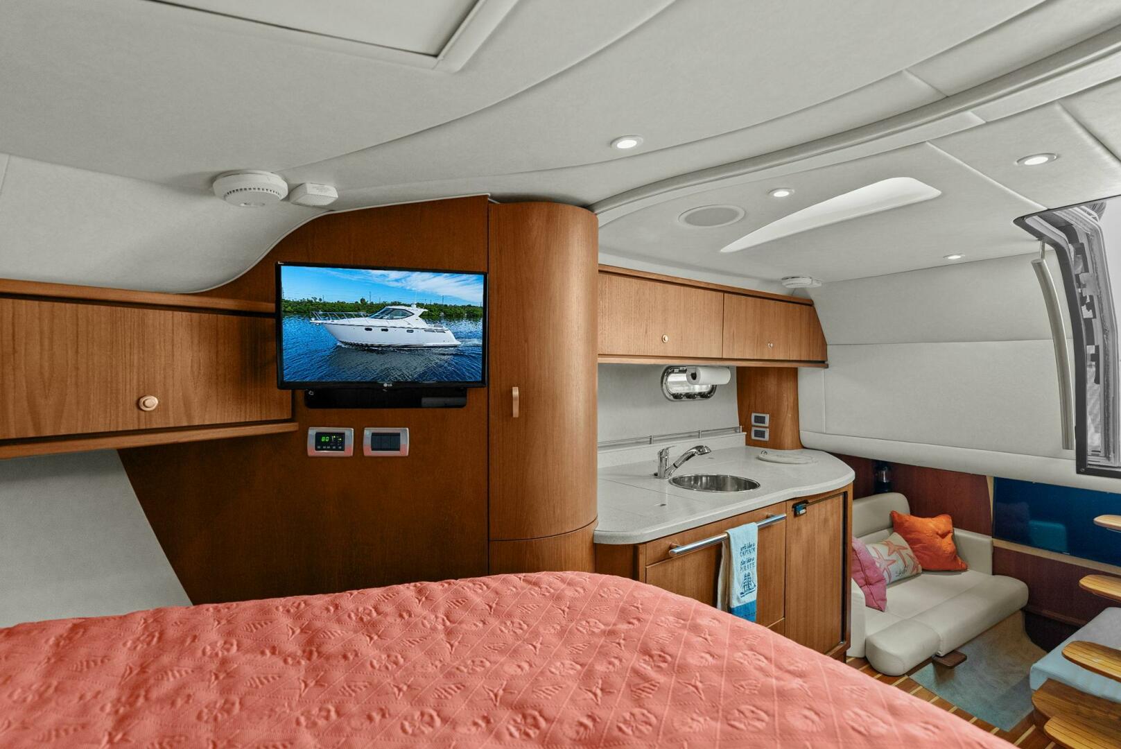 2008 Tiara Yachts 3500 Sovran - Image 10
