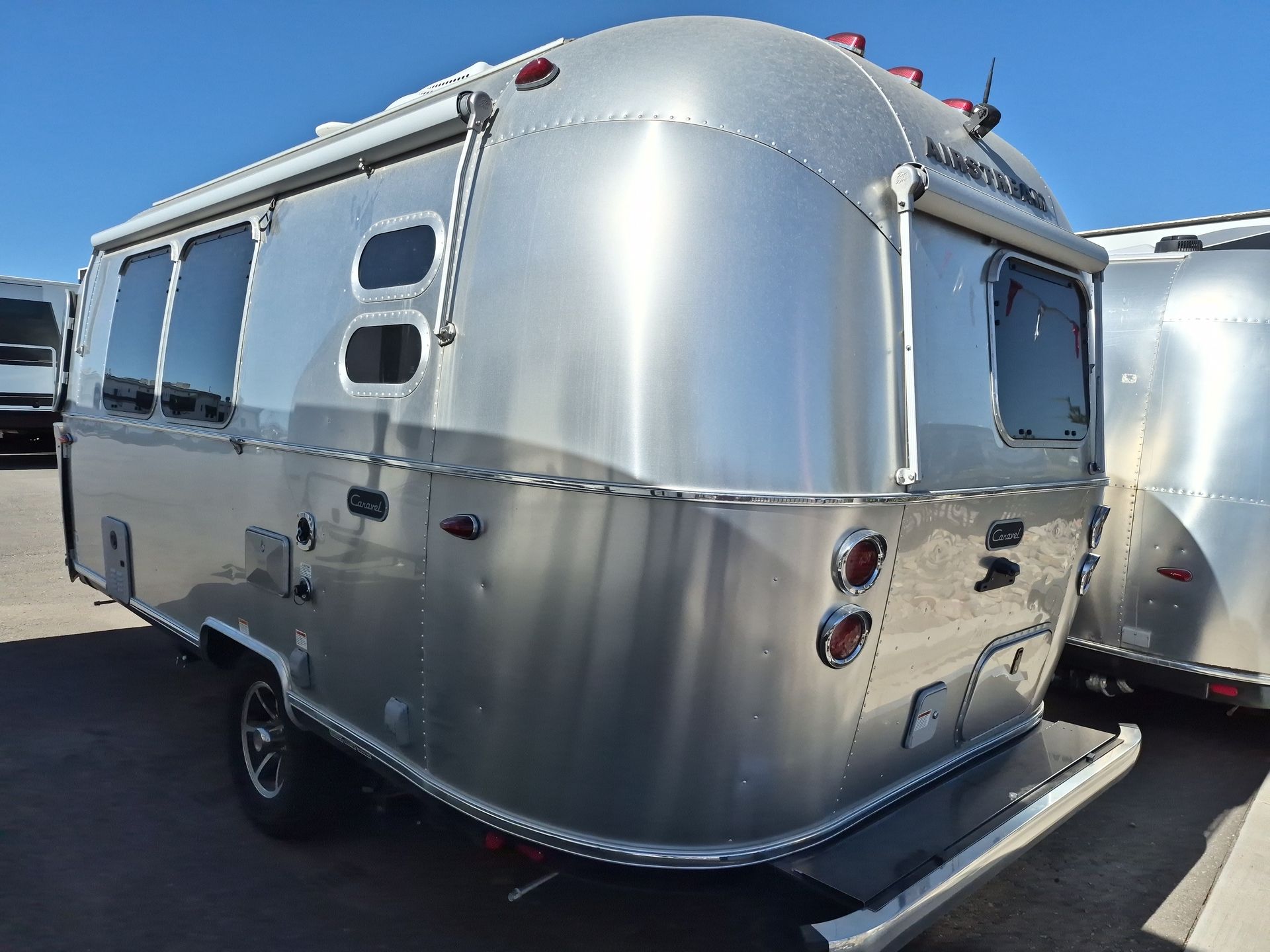 2024 Airstream Caravel 20FB - Image 10