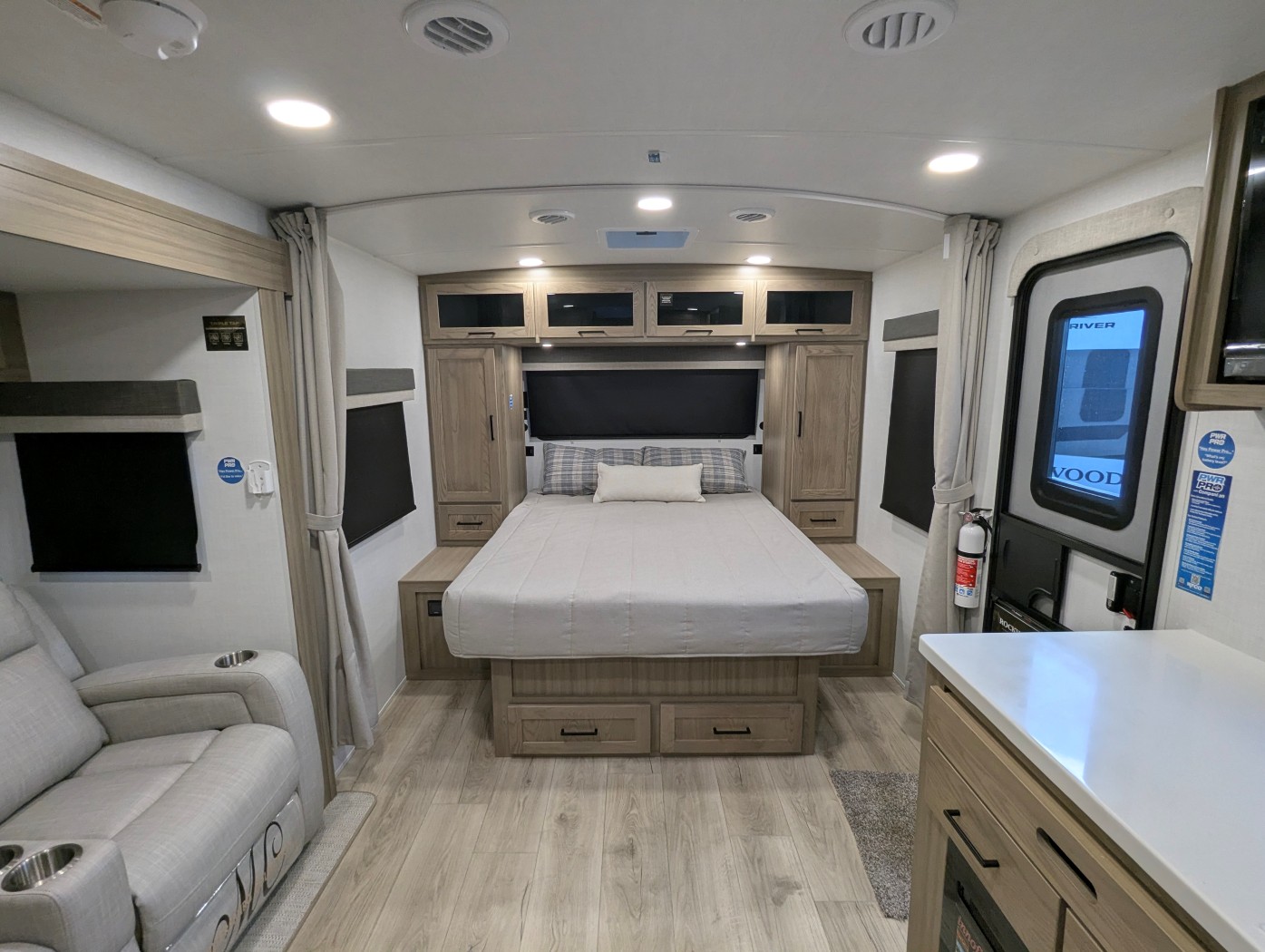 2027 Forest River Rockwood Mini Lite 2213S - Image 20