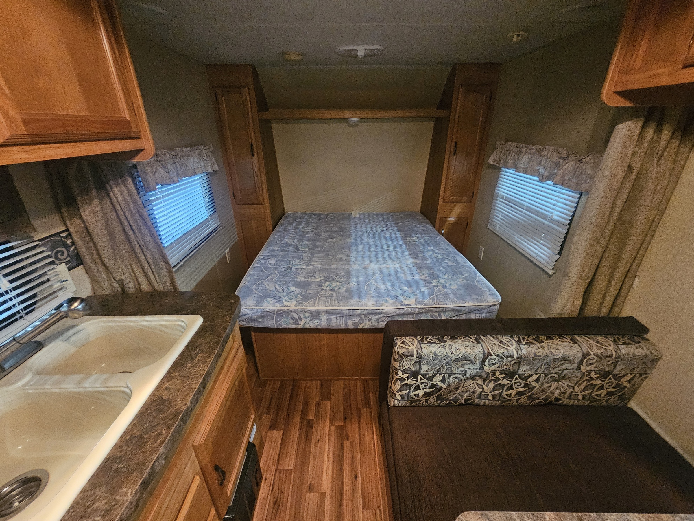 2010 WILDWOOD X-LITE 22RB - Image 12