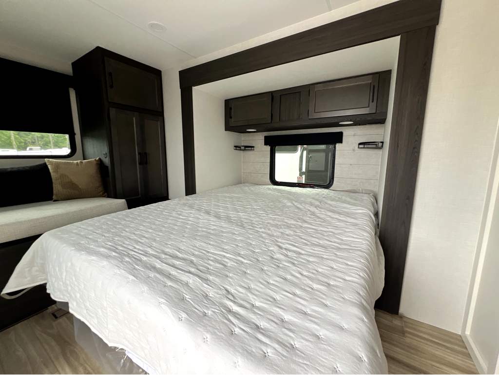 2027 VENTURE RV STRATUS 262VFK - Image 20